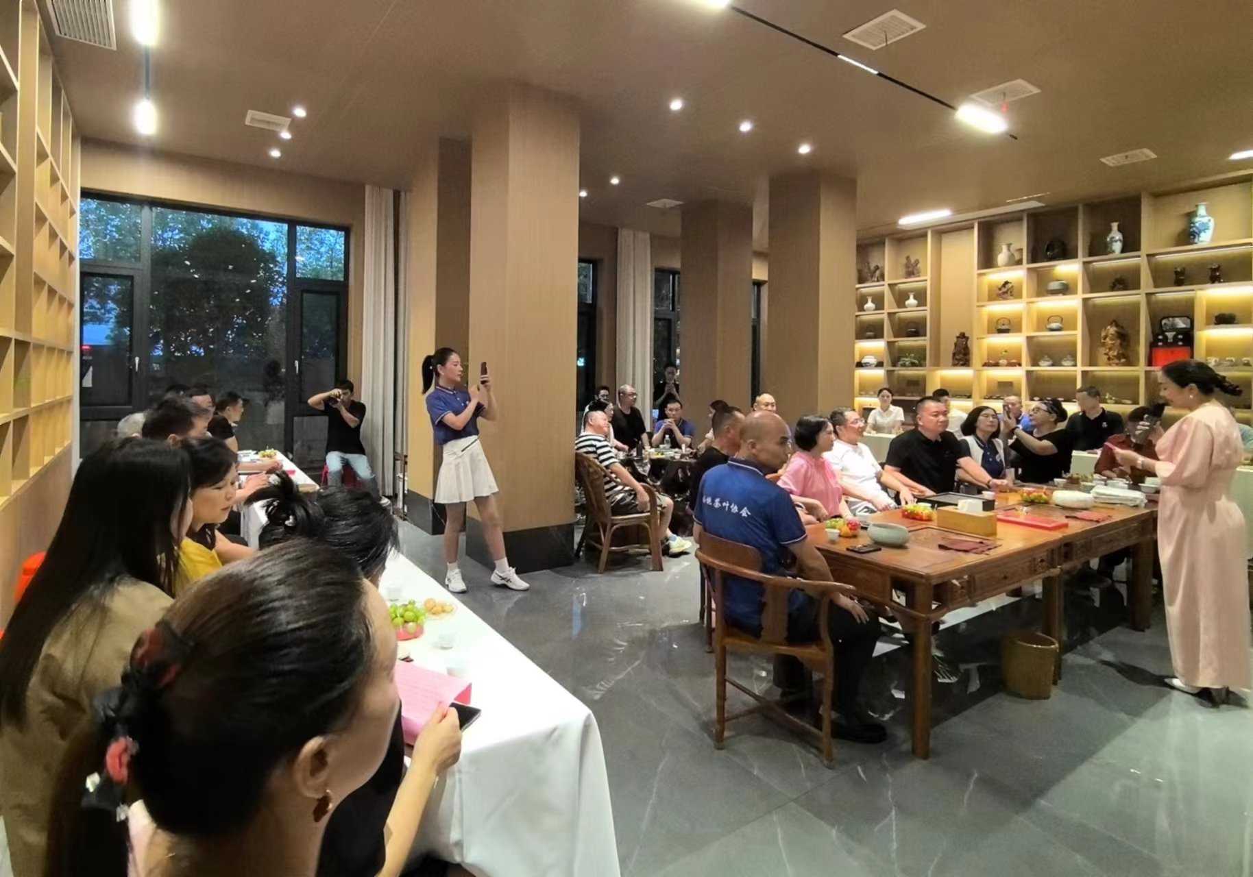 07老班章茶業(yè)創(chuàng)始人鄭展鵬就任仙桃茶葉協(xié)會顧問儀式，暨老班章年份茶品鑒會