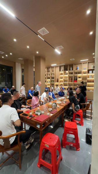 11老班章茶業(yè)創(chuàng)始人鄭展鵬就任仙桃茶葉協(xié)會顧問儀式，暨老班章年份茶品鑒會