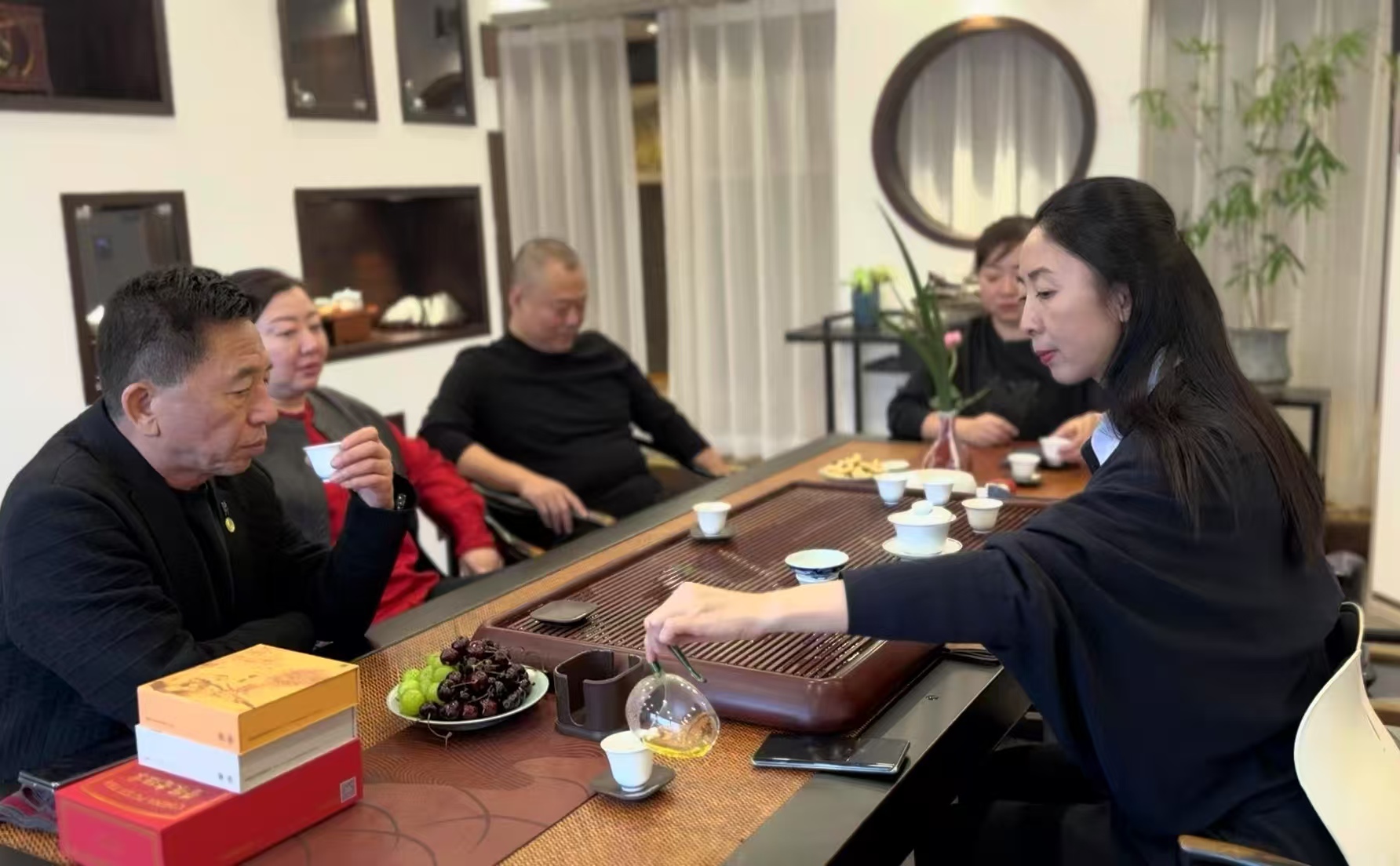 熱烈慶祝勐海老班章茶業(yè)有限公司黑龍江省辦事處掛牌運(yùn)營(yíng) 暨老班章主題會(huì)所投入使用